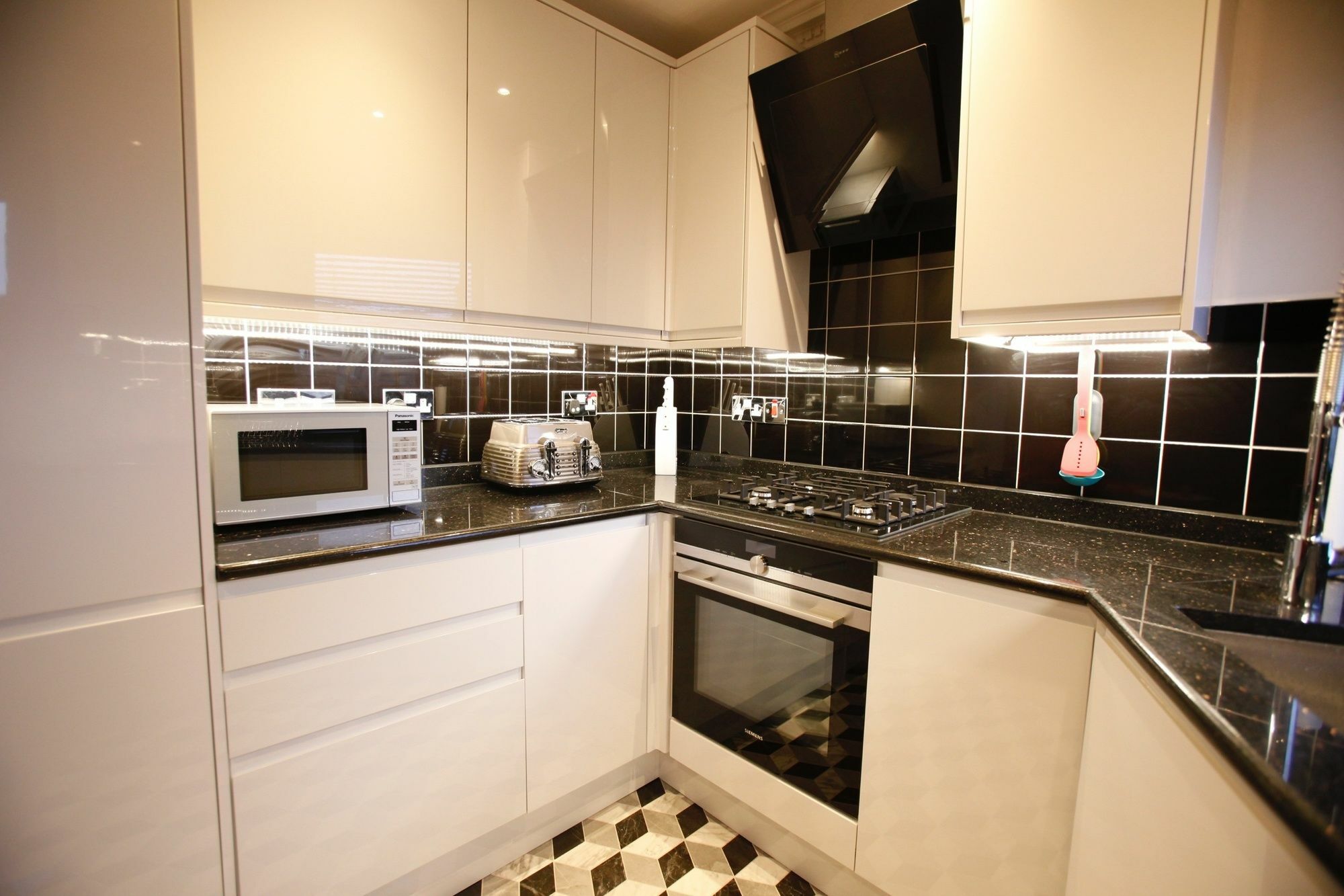 Apartment 27/3a Cockburn Street *